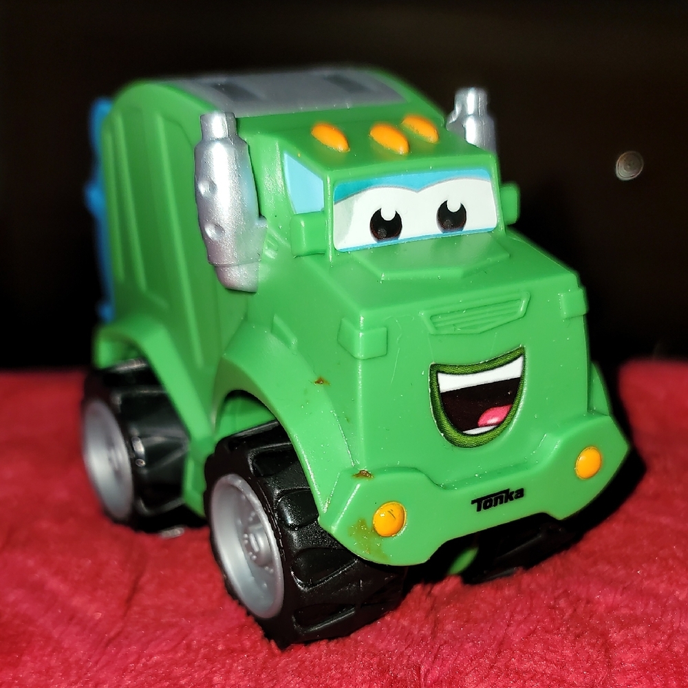 2011 Hasbro - Tonka Chuck & Friends - Rowdy the Green Garbage Truck Toy 4"
